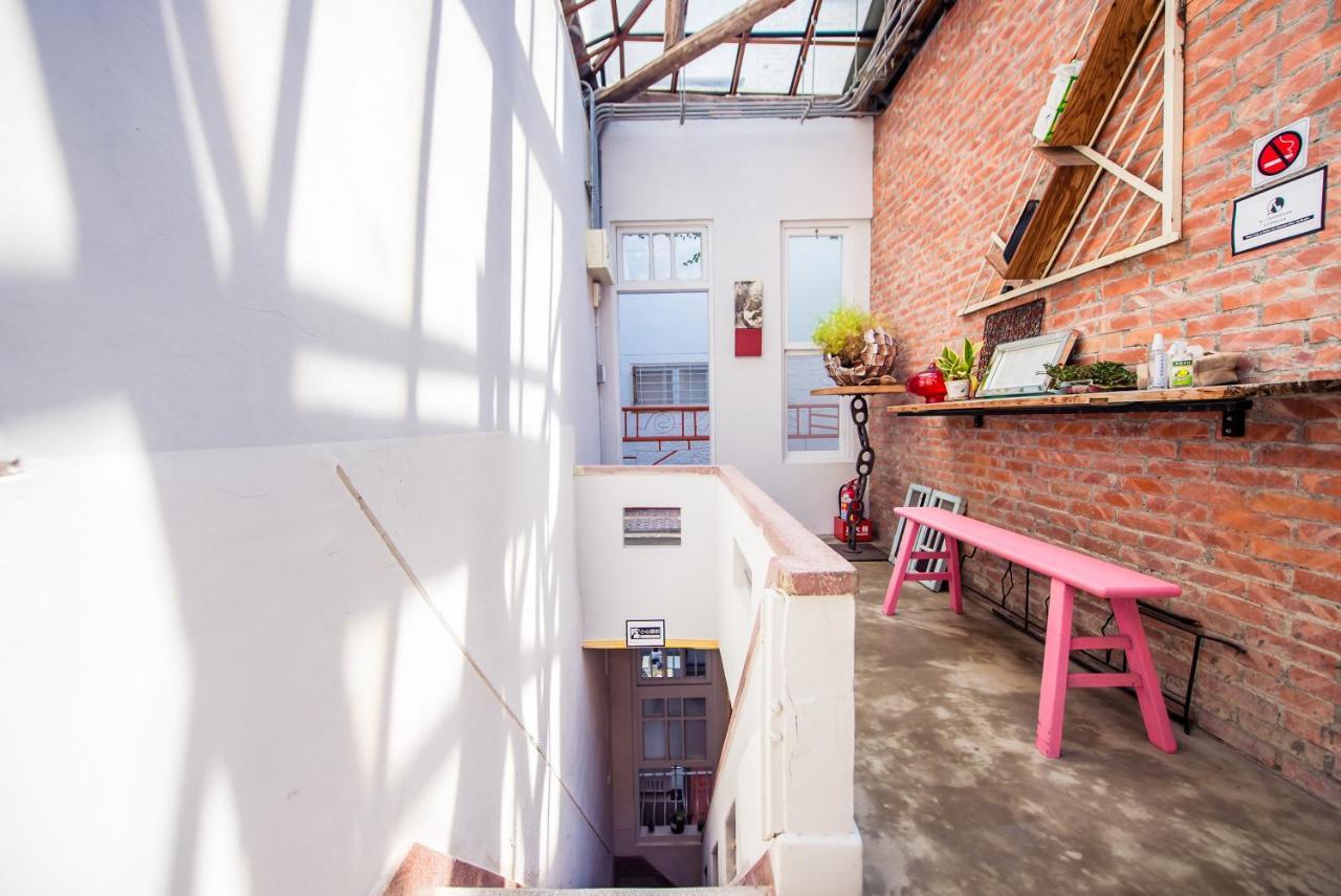 Tainan Weshare Hotel エクステリア 写真