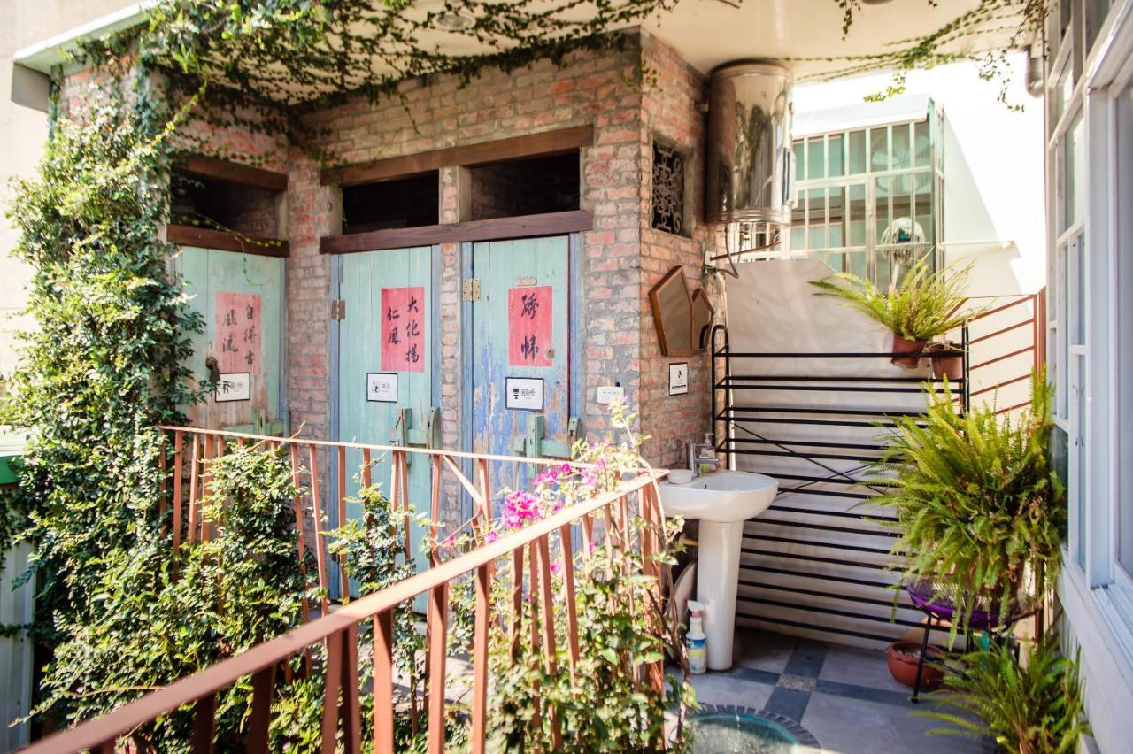 Tainan Weshare Hotel エクステリア 写真